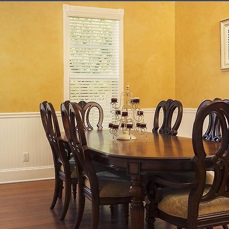 Red Velvet Inn Navasota Luaran gambar